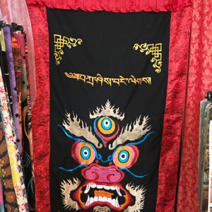 Mahakála hímzett nepáli ajtófüggöny
