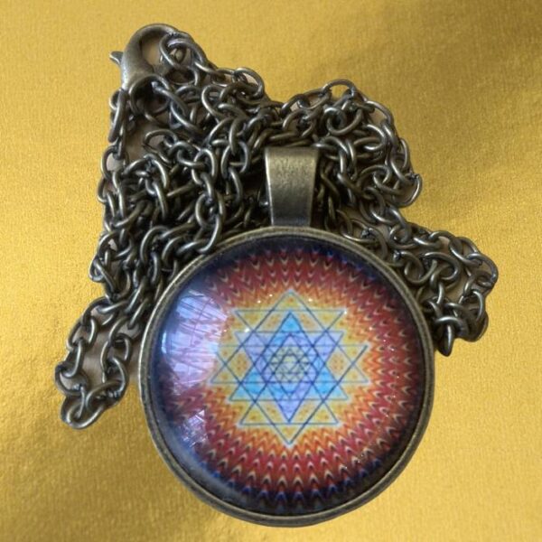 Sri Yantra üveg függős nyaklánc