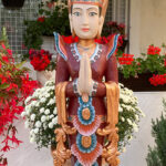 Kézzel festett egyedi Buddha szobor 97 cm magas