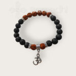 Rudraksha-Lávakő karkötő OM függővel